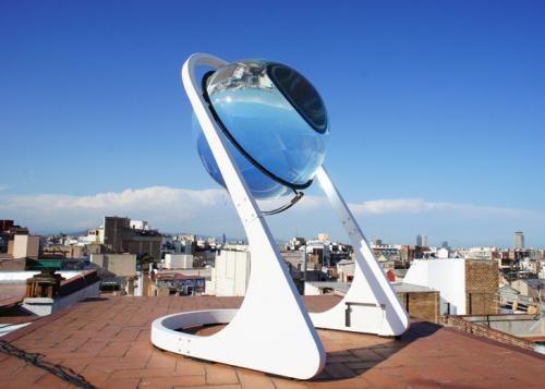 صور - كرة زجاجية تمتص الطاقة الشمسية  فى الايام الغائمة