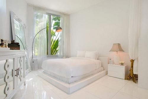 صور - افكار ديكورات غرف نوم بيضاء بالصور