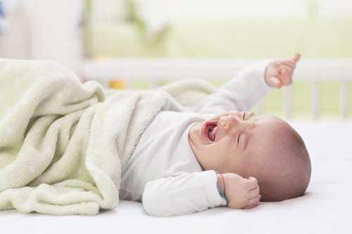 صور - ما هي اسباب بكاء الطفل الرضيع المستمر ؟