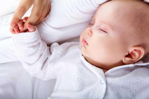 صور - ما هي المخاطر المنزلية للاطفال حديثي الولادة ؟
