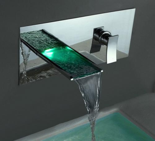 صور - خلاطات مياه مضيئة تجعل حمامك سحري