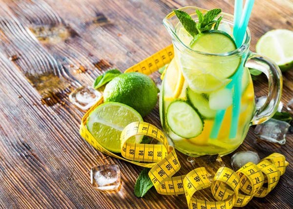 صور - كيفية تناول شراب الليمون لانقاص الوزن
