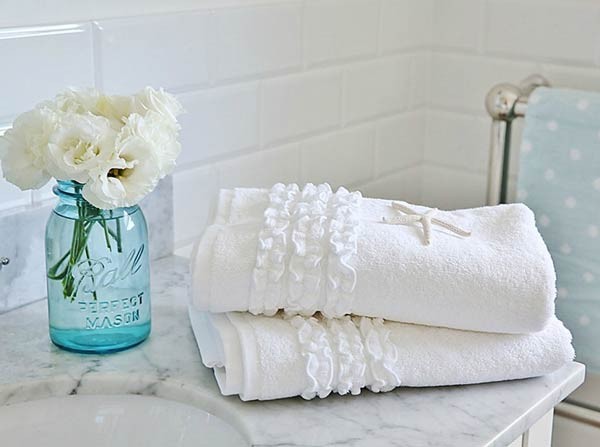 صور - كيف تختارين افضل الانواع من فوط الحمام ؟