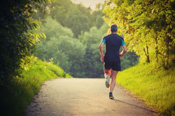 صور - رياضة المشي وفوائدها الصحية على الجسم