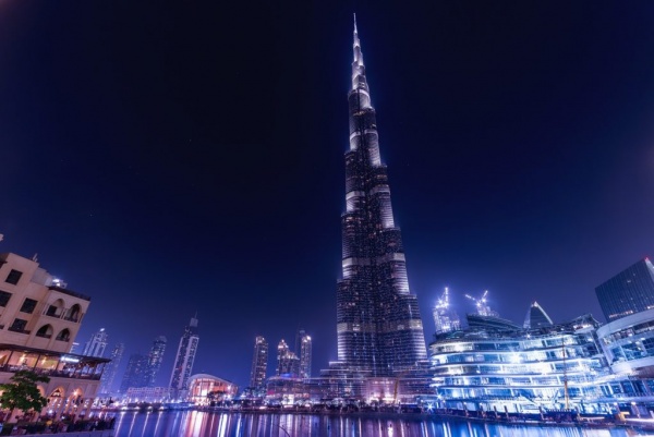 برج خليفه من عجائب العالم الحديثة